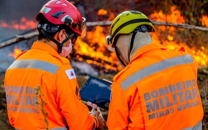 Concurso Bombeiros MG: 329 vagas para Soldados e Oficiais, com salários de até R$ 11 mil; inscrições nos próximos dias