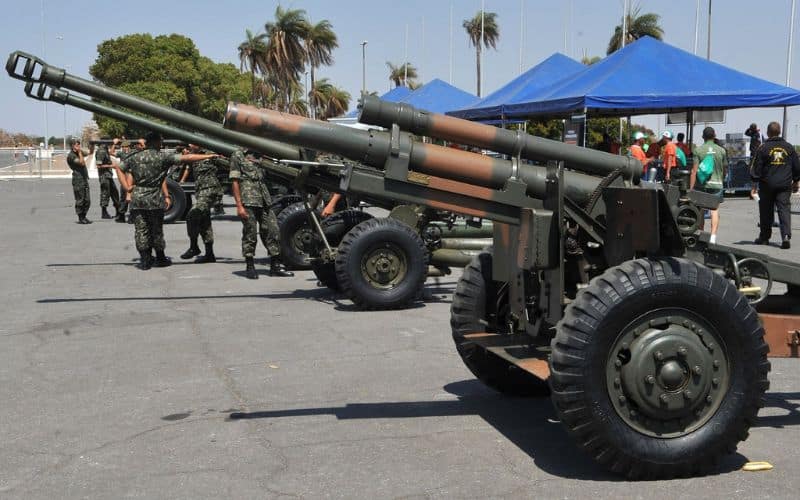 Exército Brasileiro inicia oficialmente o estudo da modernização da artilharia com Obuseiros de 105 mm e 155 mm