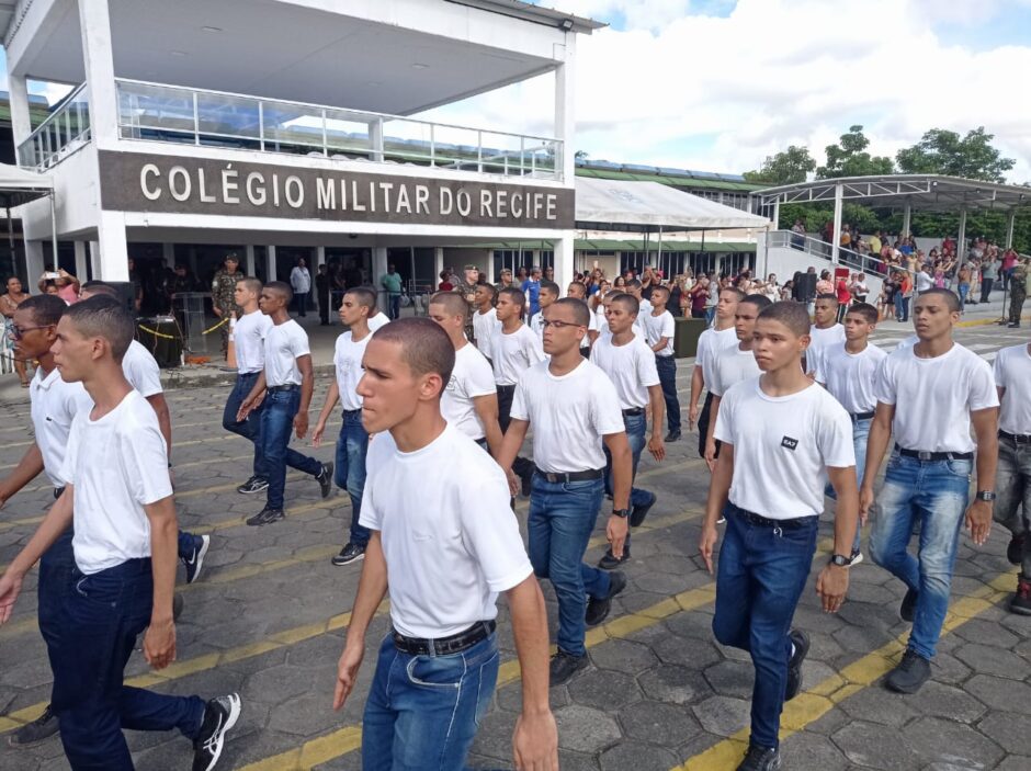Salvador e Fortaleza têm vagas abertas para os Colégios Militares: jovens até 14 anos podem se inscrever! Confira todos os detalhes