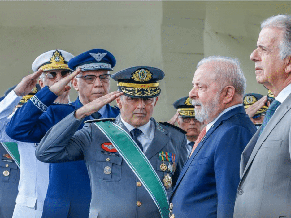 A folha de pagamento militar do Brasil alcançará R$ 77,4 bilhões em 2024, representando 78% do orçamento de Defesa: saiba como essa proporção se compara com outros países