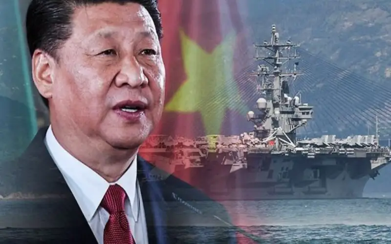 China clona USS Gerald R. Ford da Marinha: o poderoso porta aviões mais avançado do mundo, é revelado em imagens de satélite para treinamento de mísseis no deserto chinês
