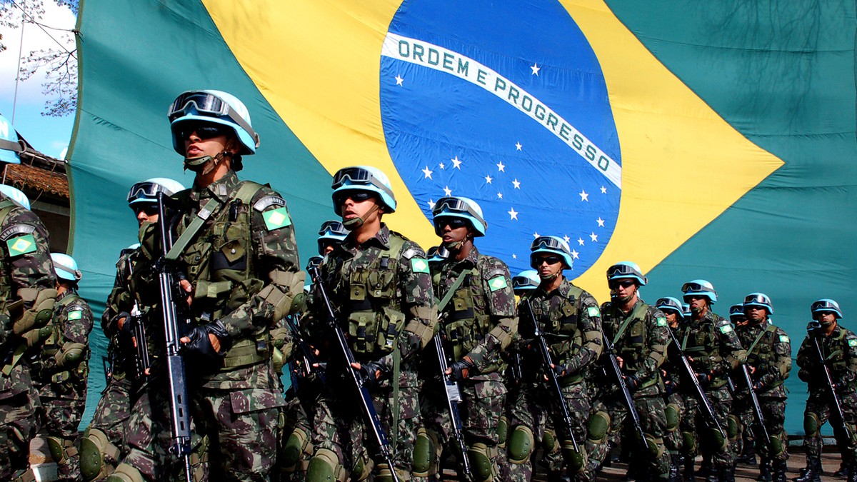 Exército convoca brasileiros até 40 anos para ingressar, sem concurso, como Cabo Temporário! Confira profissões aceitas
