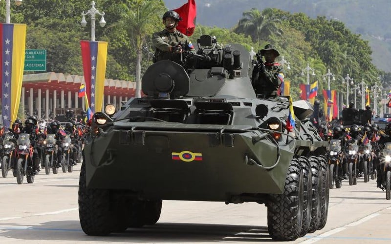 Após descobrir que Venezuela está construindo pistas de pouso, pontes e acampamentos de lona na fronteira, Forças Armadas planejam maior exercício militar de 2025 na região