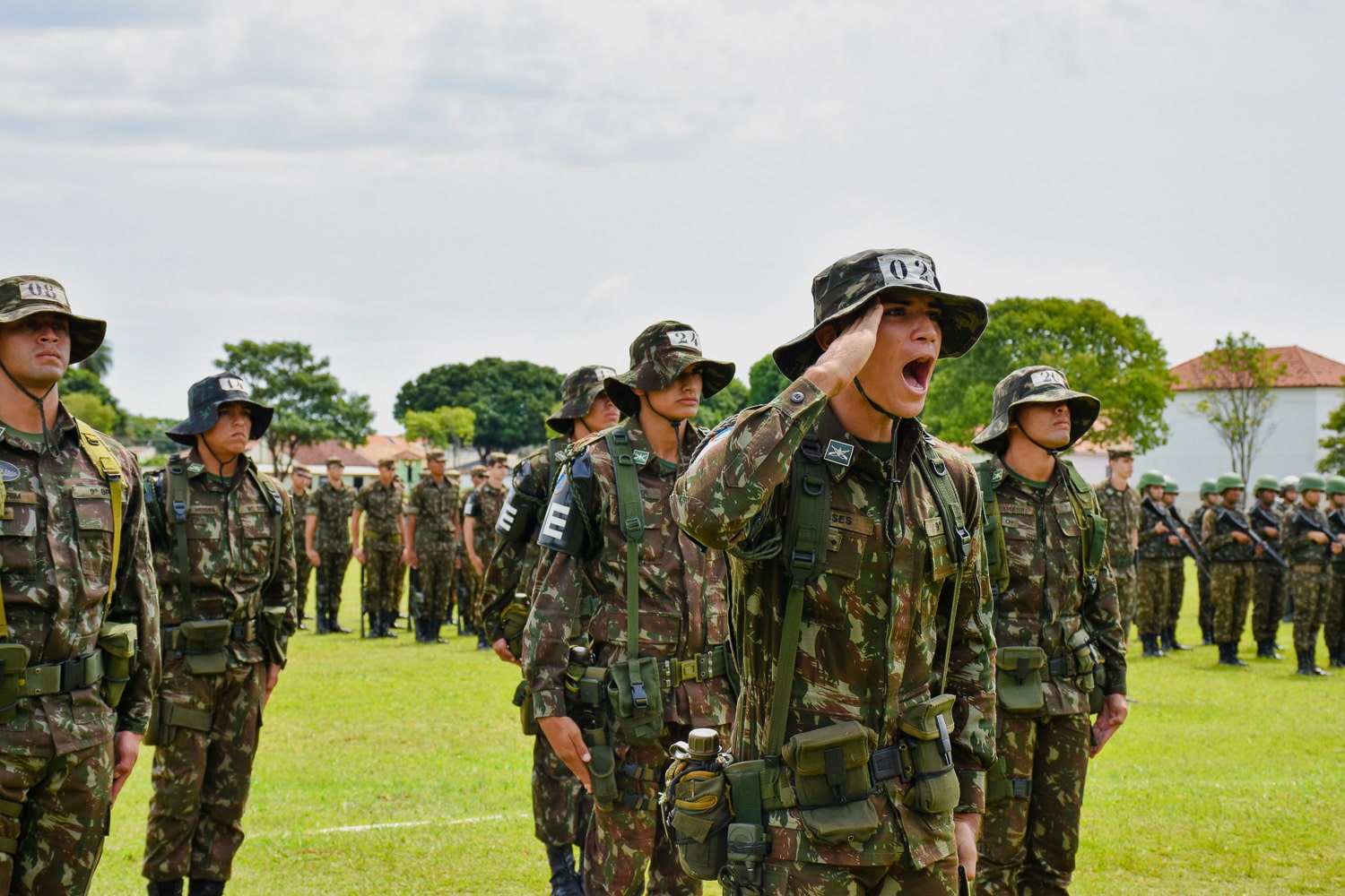 Última chance para tentar uma das vagas do processo seletivo para Cabos Temporários do Exército! Oportunidades para quem tem ensino fundamental completo: veja como participar