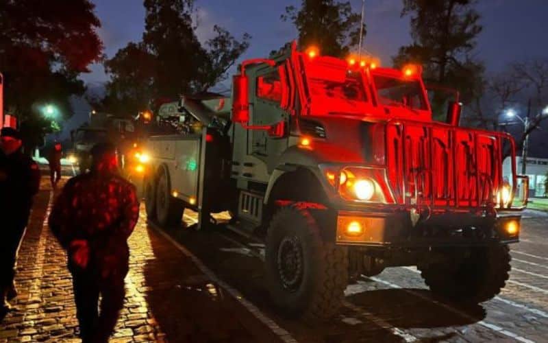 Exército entrega 2 monstros blindados para o 10º Batalhão Logístico; veículos projetados para resgatar Centauro e Guarani