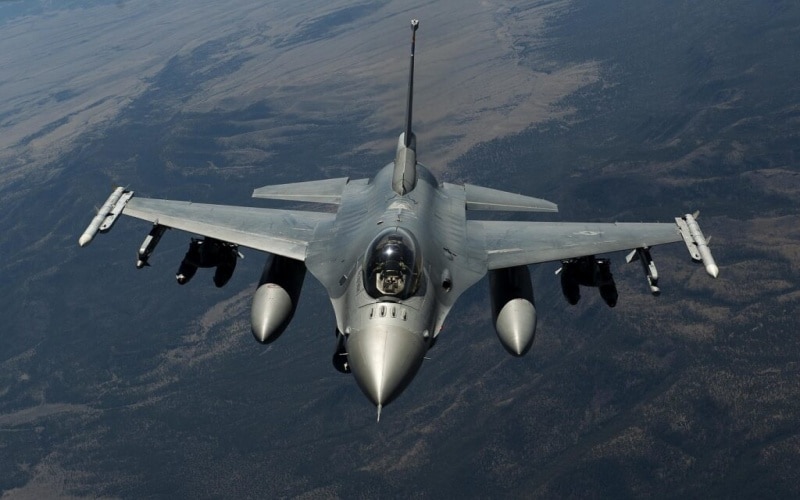 Ucrânia desafia força aérea russa com a chegada dos decisivos e destrutivos caças F-16, com apoio dos EUA