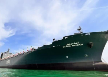 Conversão de navio comercial em porta-aviões multipropósito: marinha do Irã avança na transformação de porta-contêineres em base de lançamento de drones militares