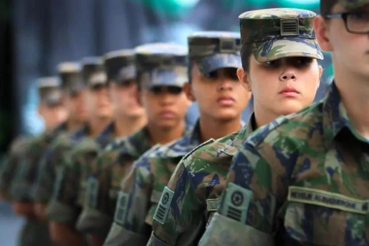 Serviço Militar Feminino no Exército: Alistamento começa em 1º de janeiro com novas regras! Saiba tudo sobre essa nova modalidade de SMO