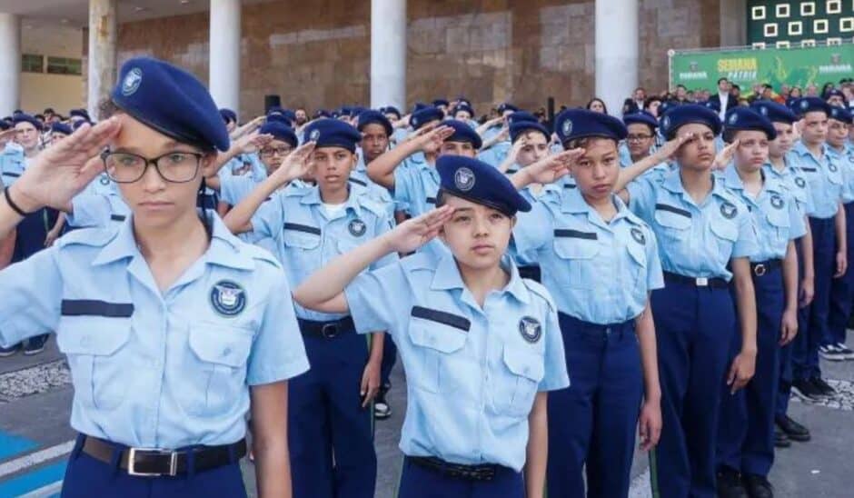 70 escolas de São Paulo já optaram pelo modelo Cívico Militar: entenda como será feita a implementação do novo modelo de ensino