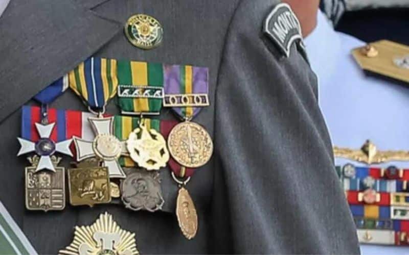 Generais do Alto Comando do Exército são condecorados com Medalha Tributo à FEB