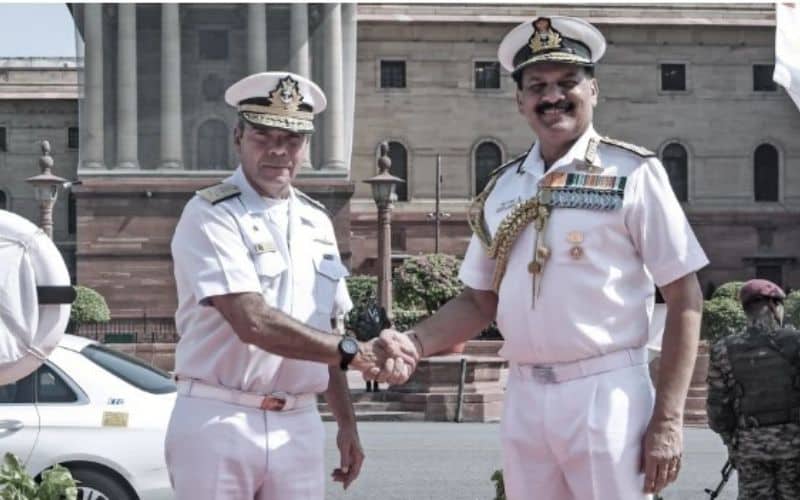 Visita do Almirante Olsen á Índia resulta em acordo para construção de fragatas de última geração e aproximação ao programa nuclear submarino