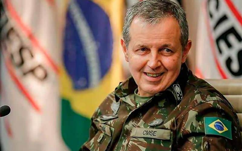 Exército Brasileiro envia General Paiva para missão militar na África do Sul; custos da viagem serão bancados pelo Comando do Exército