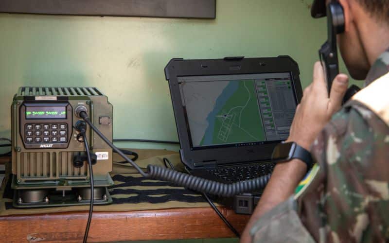 Exército aprova curso avançado em explosivos e homologa novo rádio de combate TRC-1193 Mallet