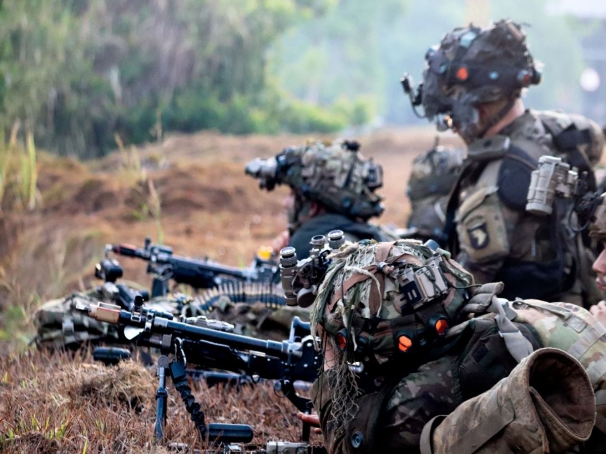 Marinha do Brasil e a Força Aérea Brasileira impediram, com poderosos porta-aviões, caças e corvetas, em uma operação real, a invasão militar da França na chamada Amazônia Azul, no Nordeste brasileiro