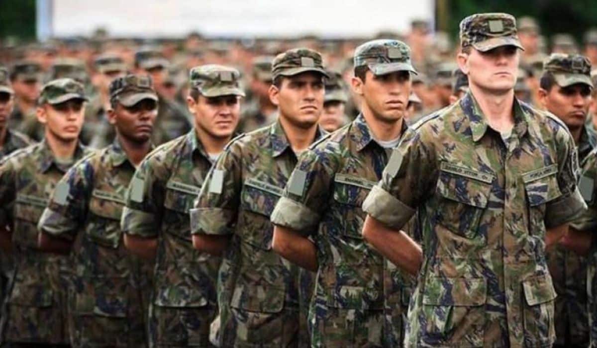 Vagas para CABO TEMPORÁRIO no Exército para quem tem ensino fundamental: sem concurso e mais de 30 profissões aceitas