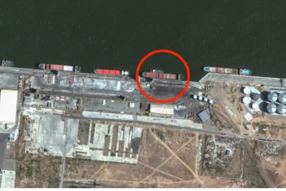 O exército russo está transportando secretamente mísseis balísticos usando navios cargueiros: Imagens de satélites revelam as manobras de contrabando realizadas com o Irã