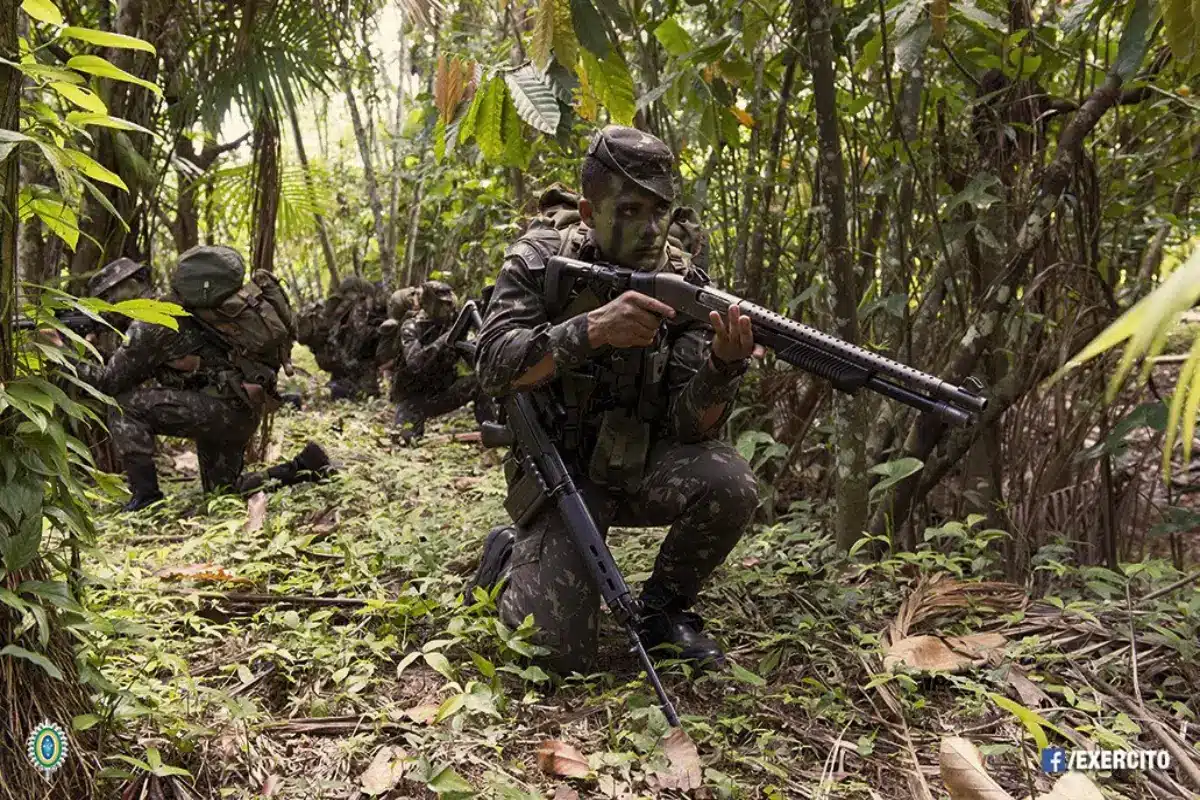 Brasil deixou Washington em alerta! EUA, a maior força militar do mundo, temeram o Exército brasileiro e souberam que se tentassem invadir, seria seu maior erro