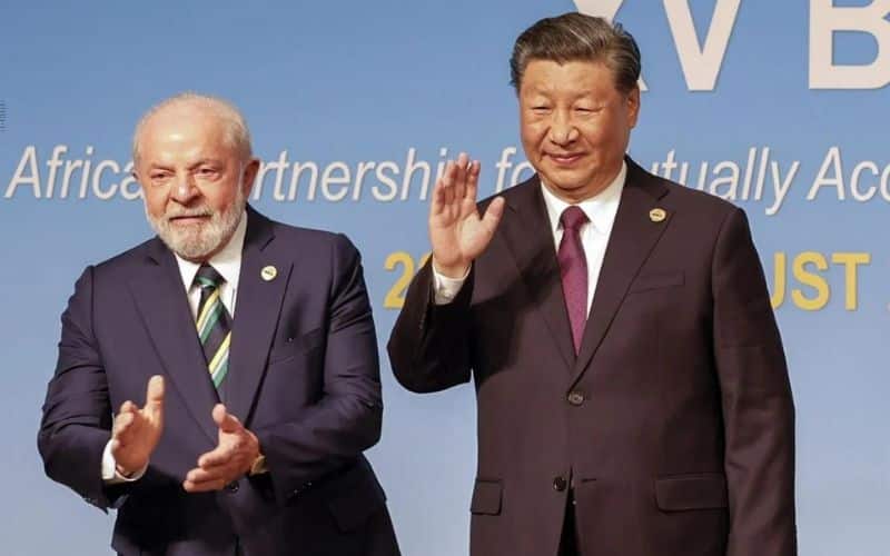 Brasil negocia adesão à Nova Rota da Seda com China até novembro; site chinês alerta sobre riscos de endividamento, obras problemáticas e perda de soberania