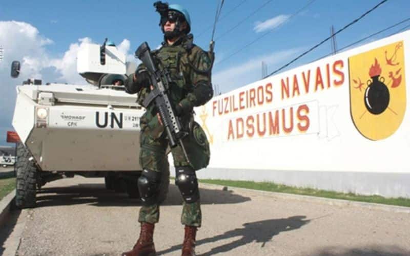 Fuzileiro naval sequestra colega de farda com ajuda de traficantes para cobrar dívida de R$ 500; STM nega habeas corpus