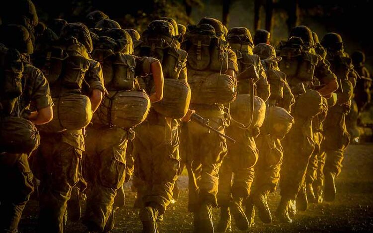 Maior jornal do Brasil critica privilégios militares: altos custos, aposentadorias e a necessidade de reformas no sistema previdenciário das Forças Armadas.
