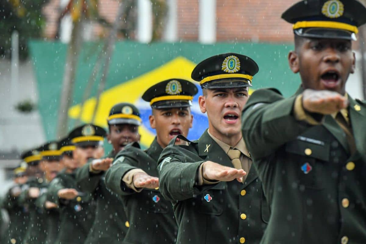 Exército abre vagas para Temporários em dezenas de profissões: ingresse como Sargento ou Oficial! Confira como participar