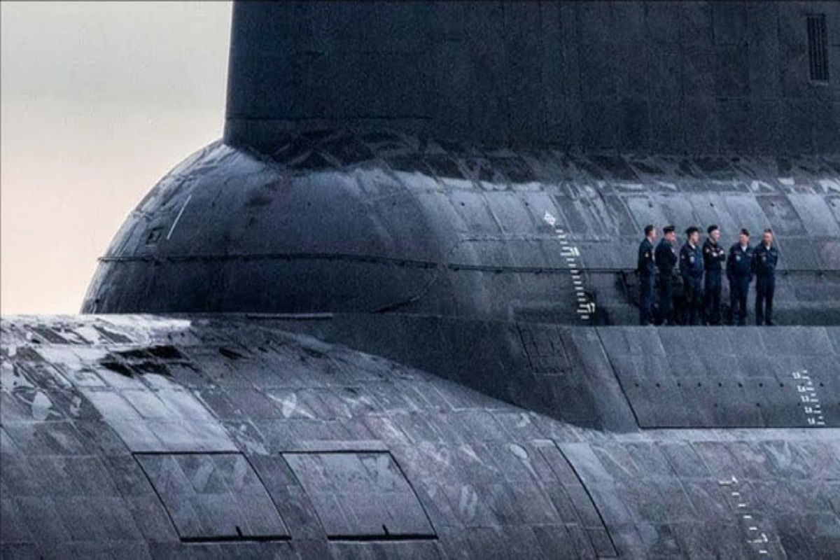 Submarino do fim do mundo da Marinha russa surgiu novamente e deixou Washington em alerta: o poderoso K-329 Belgorod, de 180 metros, lança torpedos Poseidon, armas nucleares capazes de causar tsunamis radioativos