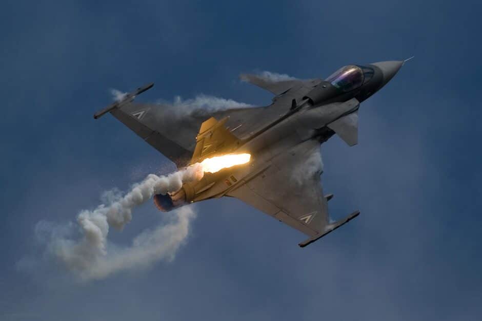 Força Aérea Brasileira vai transformar o F-39 Gripen em uma máquina indetectável aos radares utilizando tecnologia desenvolvida pelo Instituto de Aeronáutica e Espaço do Brasil