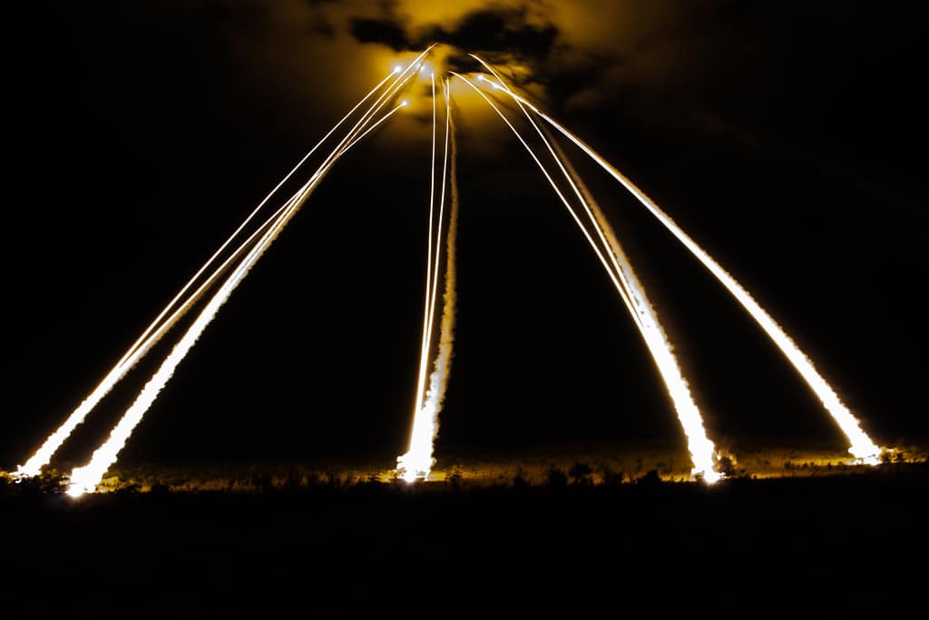 Você sabia que o sistema de mísseis brasileiro Astros 2 ajudou o Iraque a enfrentar mais de 1 milhão de soldados da OTAN na Guerra do Golfo? Essa arma poderosa retardou a coalizão internacional