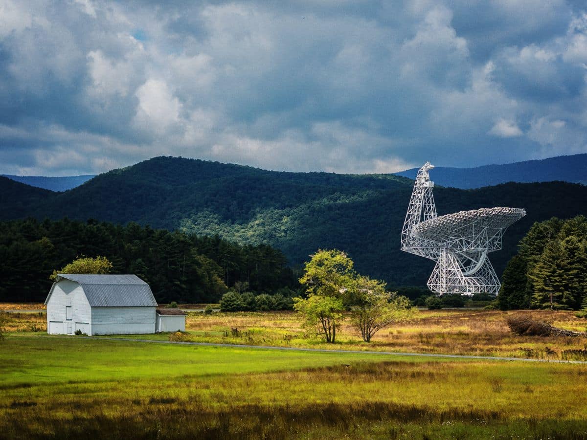 Internet de última geração chega à zona de silêncio dos EUA: SpaceX lança o Starlink em área onde sinais de rádio são restritos e revoluciona o acesso digital.