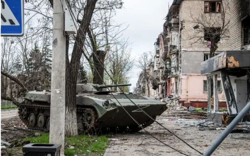 Rússia perde 1.800 veículos de combate, incluindo tanques e blindados, em ofensiva na Ucrânia, mas avança apenas 40 km