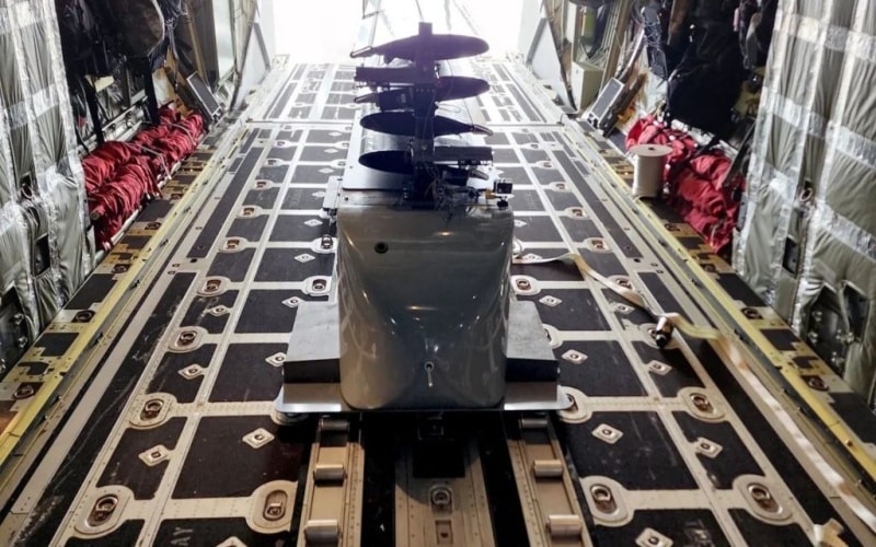 Força Aérea dos EUA desenvolve drone logístico não tripulado CLS-200 com capacidade para transportar 230 kg por 370 km, ampliando operações de defesa e suprimentos