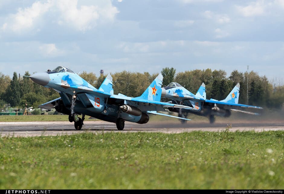 Cazaquistão vende 117 aviões soviéticos em leilão, e Estados Unidos adquire 81 unidades, incluindo MiG-31 e Su-24, por somente 2,26 milhões de dólares: Força Aérea americana pode utilizar essas aeronaves para peças e estratégias aéreas na Ucrânia