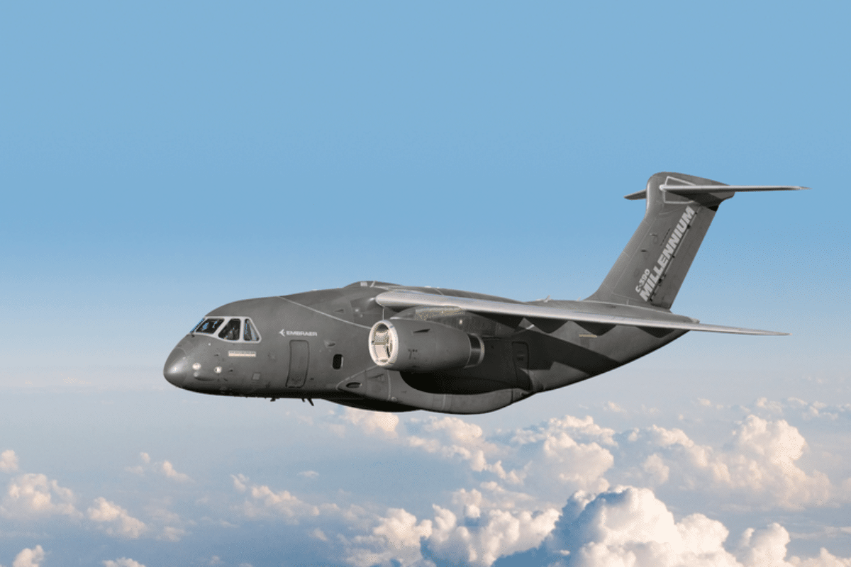 Brasil tenta negociar com a Índia a troca de aeronaves de transporte militares C-390 da Embraer por caças Tejas Mk1A, para fortalecer a Força Aérea brasileira