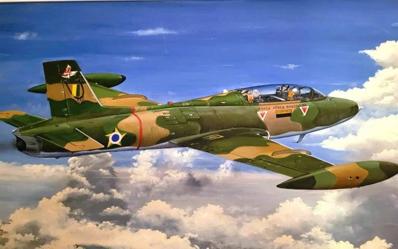 Força Aérea Brasileira precisa de renovação urgente: um novo Xavante pode revolucionar a aviação de caça com a tecnologia do MB-326, fortalecendo a soberania aérea do Brasil