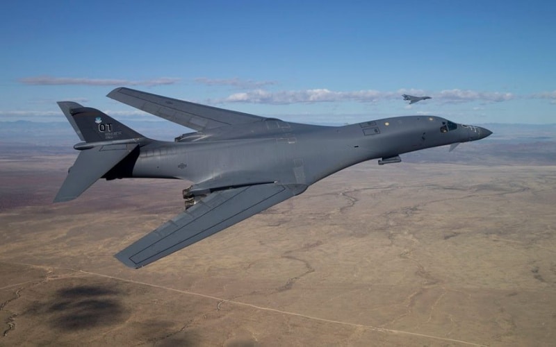 Força Aérea dos EUA e B-1B Lancer revolucionam o combate militar com lançamento de míssil de cruzeiro stealth em exercícios da OTAN no Oriente Médio