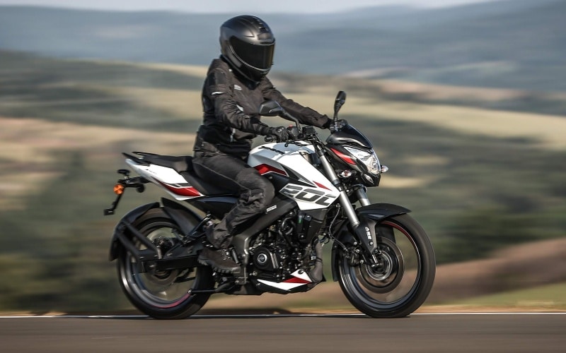 Bajaj Dominar 200 2025: moto chega ao Brasil com preço de R$ 19.900 e três anos de garantia, tecnologia avançada, potência, design moderno e desempenho superior, oferecendo equilíbrio e inovação