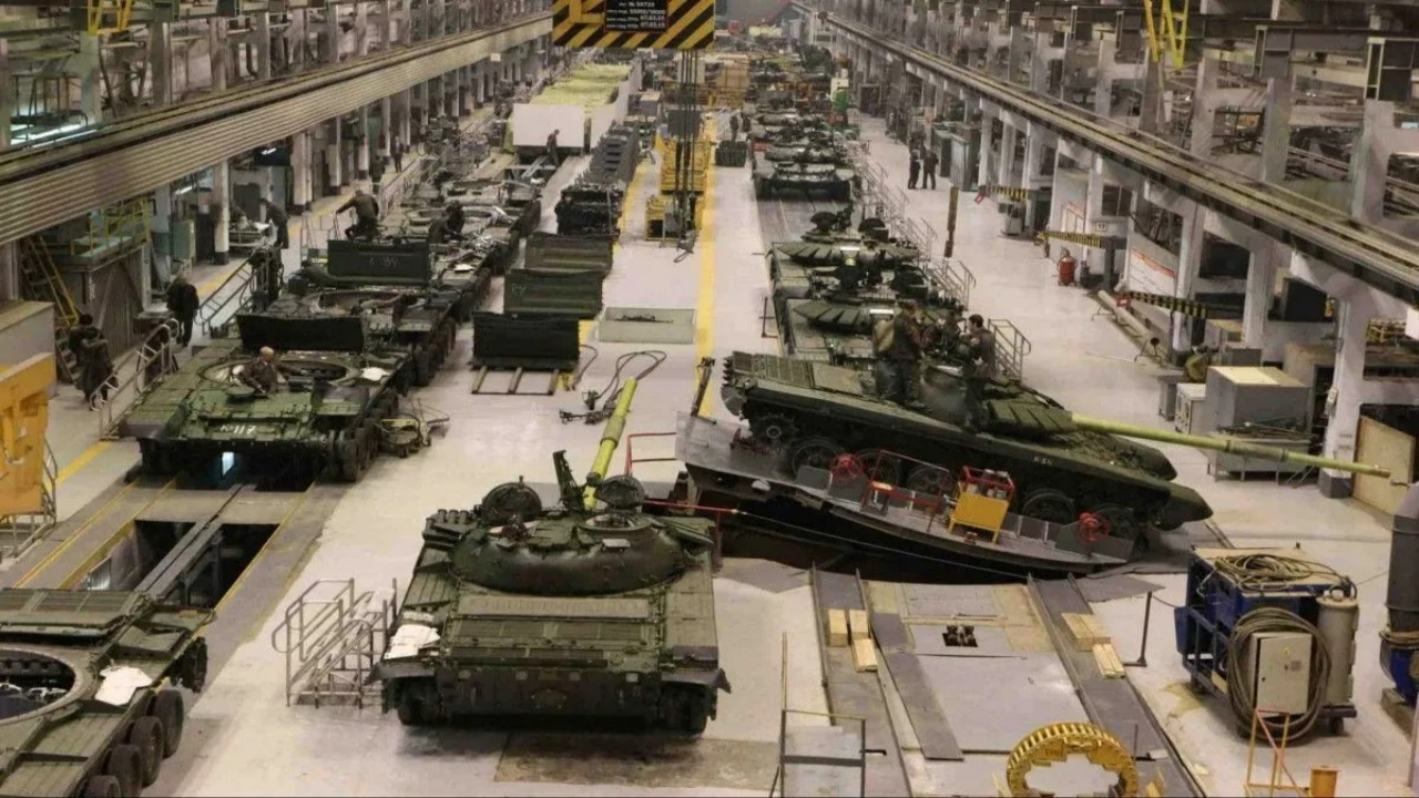 Defesa da Rússia cresce com seu arsenal de armas militar de forma avassaladora: russos mostram força ao produzir em três meses o que toda a União Europeia faz em um ano