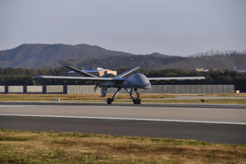 Operação da Marinha atinge marco histórico: Drone Grey Eagle STOL opera em navio Sul-Coreano mostrando avanço tecnológico militar