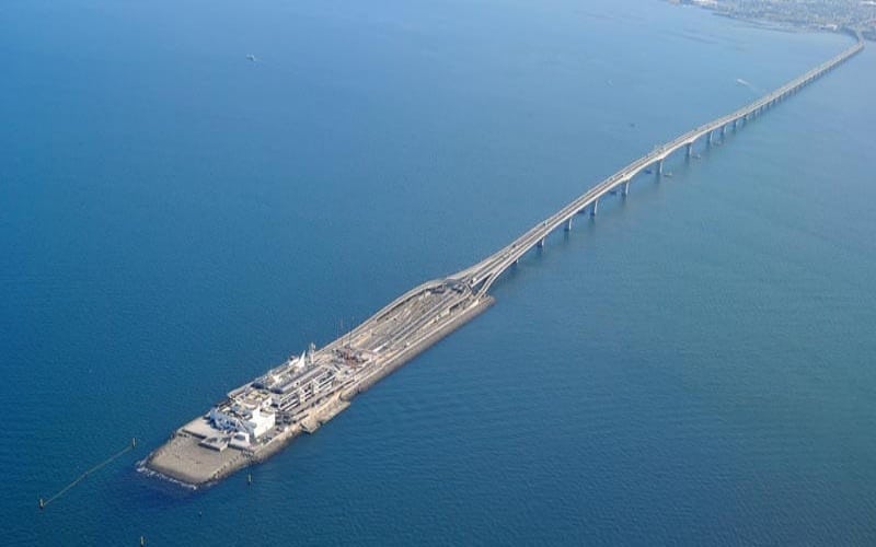Tokyo Bay Aqualine: um feito revolucionário da engenharia japonesa com 15,1 km de extensão, incluindo um túnel submerso de 9,6 km, o quarto mais longo do mundo, e uma ponte de 4,4 km