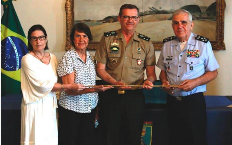 Entre fardas e formalidades, Exército doa relíquia histórico ao STM: o sabre do Marechal Mendes de Morais, símbolo de poder e memória militar