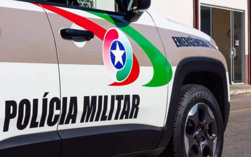 Falso Tenente do Exército é preso após ser flagrado circulando com veículo adulterado; suspeito é, na verdade, soldado reformado
