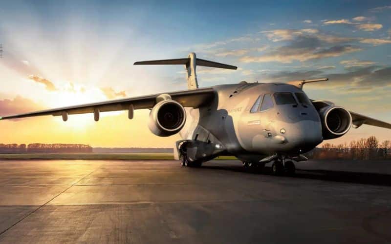 C-390, da Embraer, se destaca como a aeronave de transporte mais moderna do mundo e desafia o C-130J da Lockheed Martin e Airbus na disputa pela Força Aérea Indiana