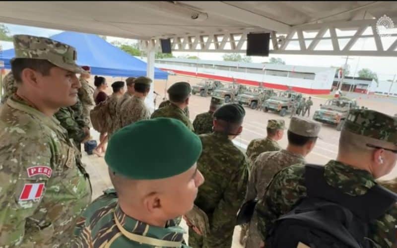 Nove exércitos sul-americanos se reúnem em Brasília contra ameaças globais: Exército brasileiro exibe blindado Guarani e Sistema Astros. Em pauta: ataques cibernéticos, terrorismo e mudança climática
