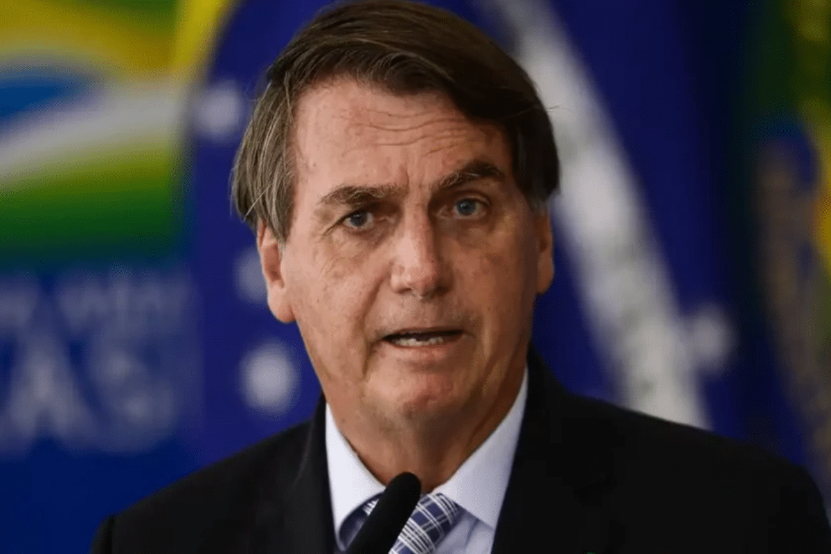 Bolsonaro explode contra acusação de golpe de Estado, ataca Alexandre de Moraes, Polícia Federal e denuncia cortes brutais no Ministério da Defesa e Forças Armadas