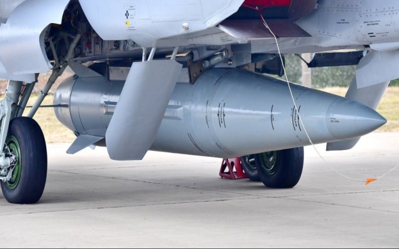 Rússia revoluciona a tecnologia militar com o míssil Kinzhal: com autonomia de 2.000 km e capaz de atingir a velocidade de Mach 12, cerca de 14.700 km/h, supera defesas aéreas