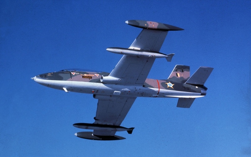 FAB e Embraer: uma parceria que revolucionou a aviação militar com o jato AT-26  Xavante, impulsionando exportações e tecnologia no combate aéreo