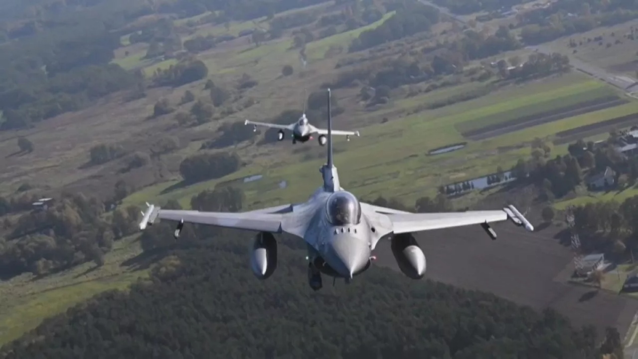 Investimento de R$ 1,3 bilhões dos EUA fortalece forças armadas da Ucrânia com serviços e equipamentos para caças F-16