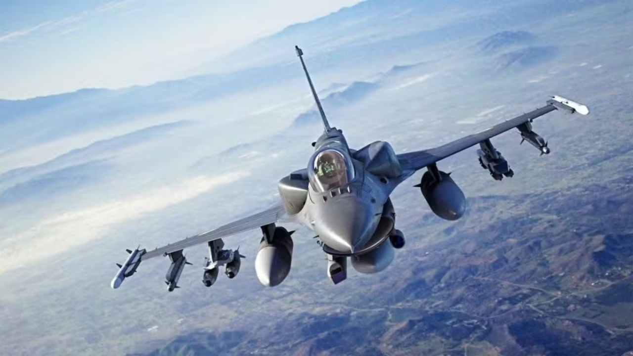 Forças Armadas da Rússia demonstra seu domínio militar ao neutralizar um caça F-16 de quarta geração, emblema da aviação dos EUA, em uma ação estratégica na Ucrânia