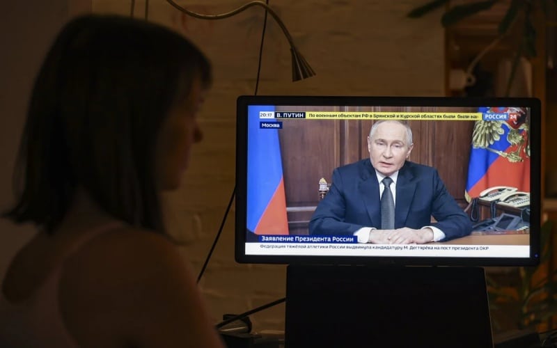 Putin vai à tv e ameaça atacar a Ucrânia e bases militares da OTAN com seu míssil revolucionário hipersônico Oreshnik, após sua base militar ter sido atingida, intensificando o confronto entre Rússia e EUA
