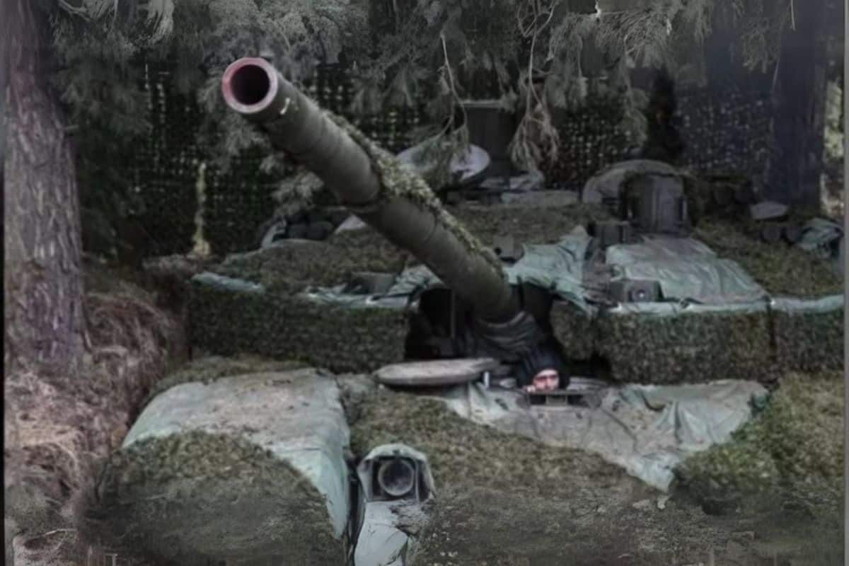 O exército da Rússia reveste os tanques T-90M com uma nova camuflagem para dificultar a detecção dos drones ucranianos